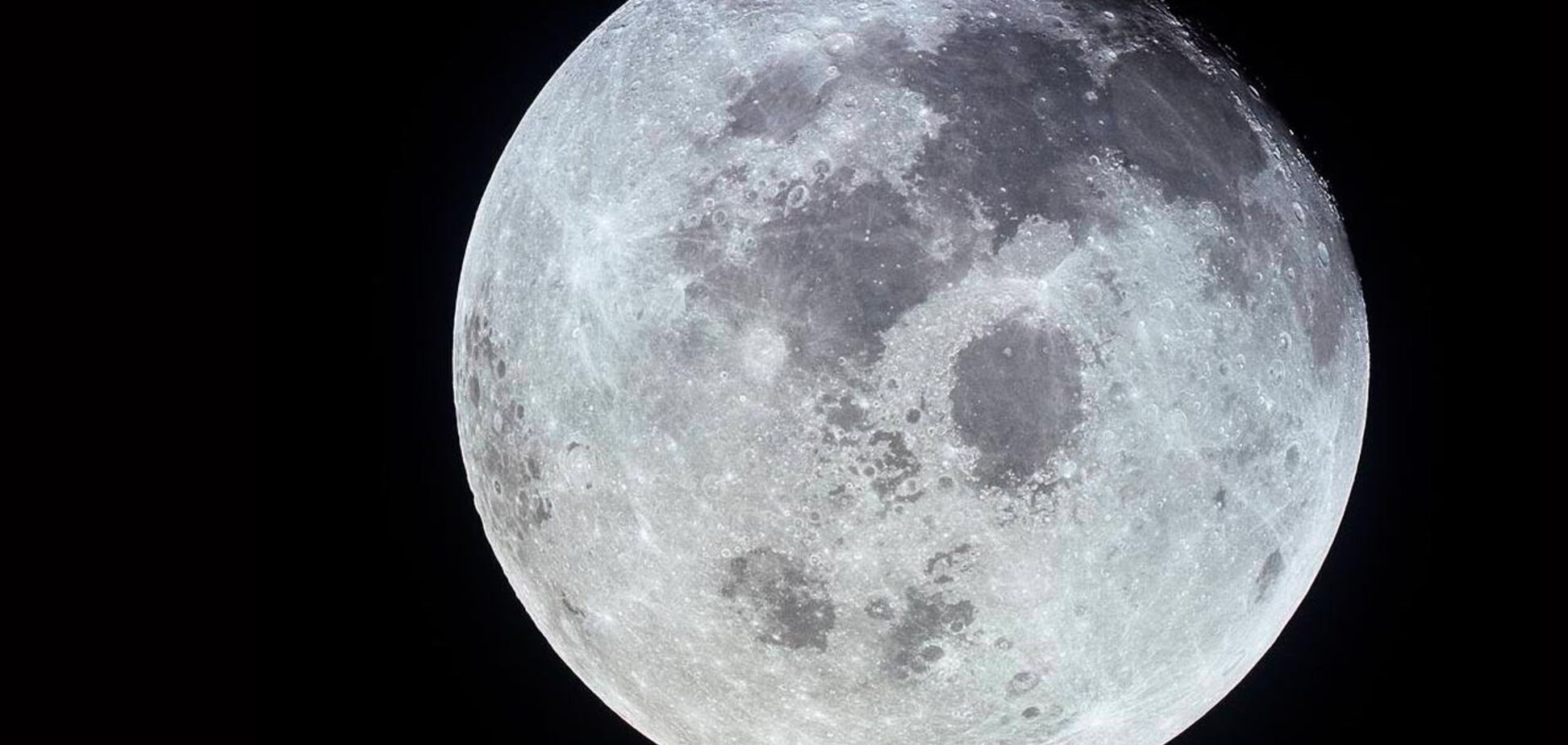 Близько, як ніколи: жителі Землі зможуть побачити дуже великий Місяць
