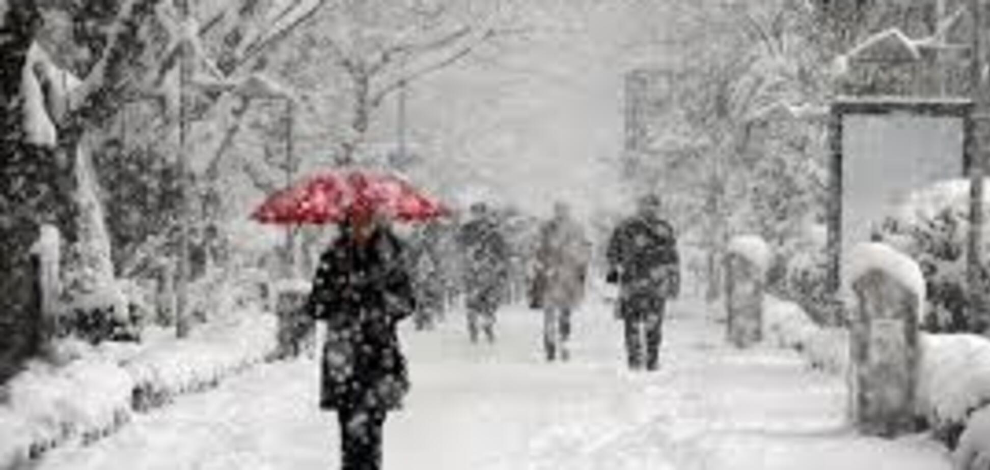 Мокрий сніг та ожеледиця: з'явився прогноз погоди на понеділок в Україні