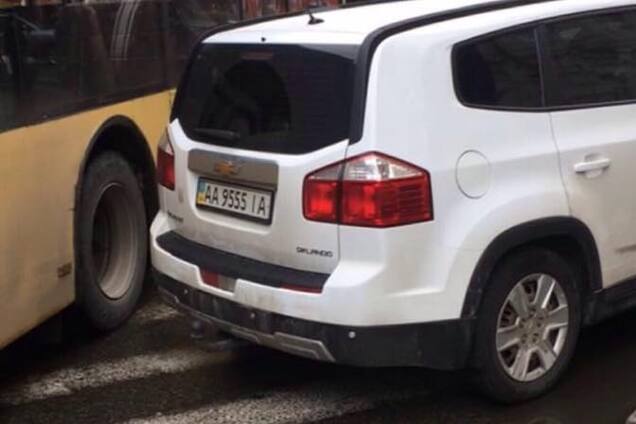 Герой парковки устроил транспортный коллапс в Киеве 