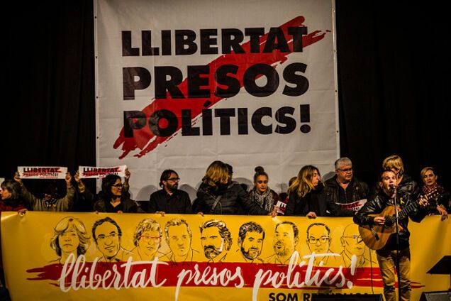 Іспанський суд відпустив частину лідерів каталонських сепаратистів