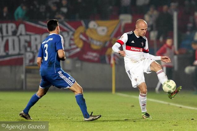 Футболист сборной Польши забил роскошный гол ударом с углового: видео шедевра