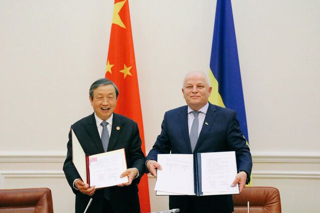 Китай готує $7 млрд: Україна підписала важливу угоду щодо 'Шовкового шляху'