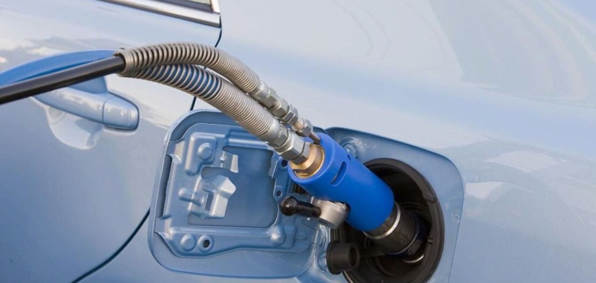 Газ начал дорожать: стало известно, сколько стоит заправить авто на АЗС