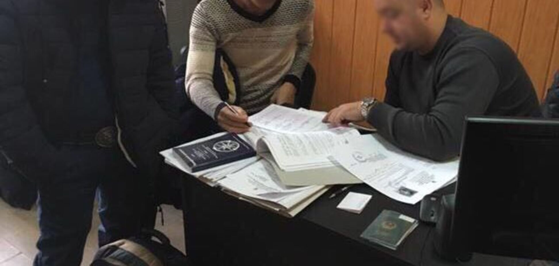 Мошенники выдали группе нелегалов Одессу за Францию