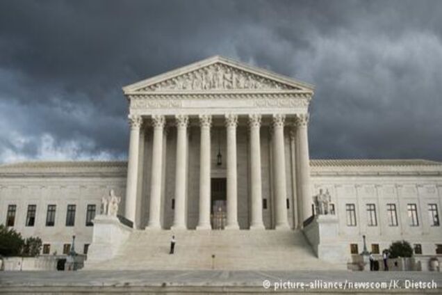 Коментар: Політичне протистояння у Вашингтоні не вщухає