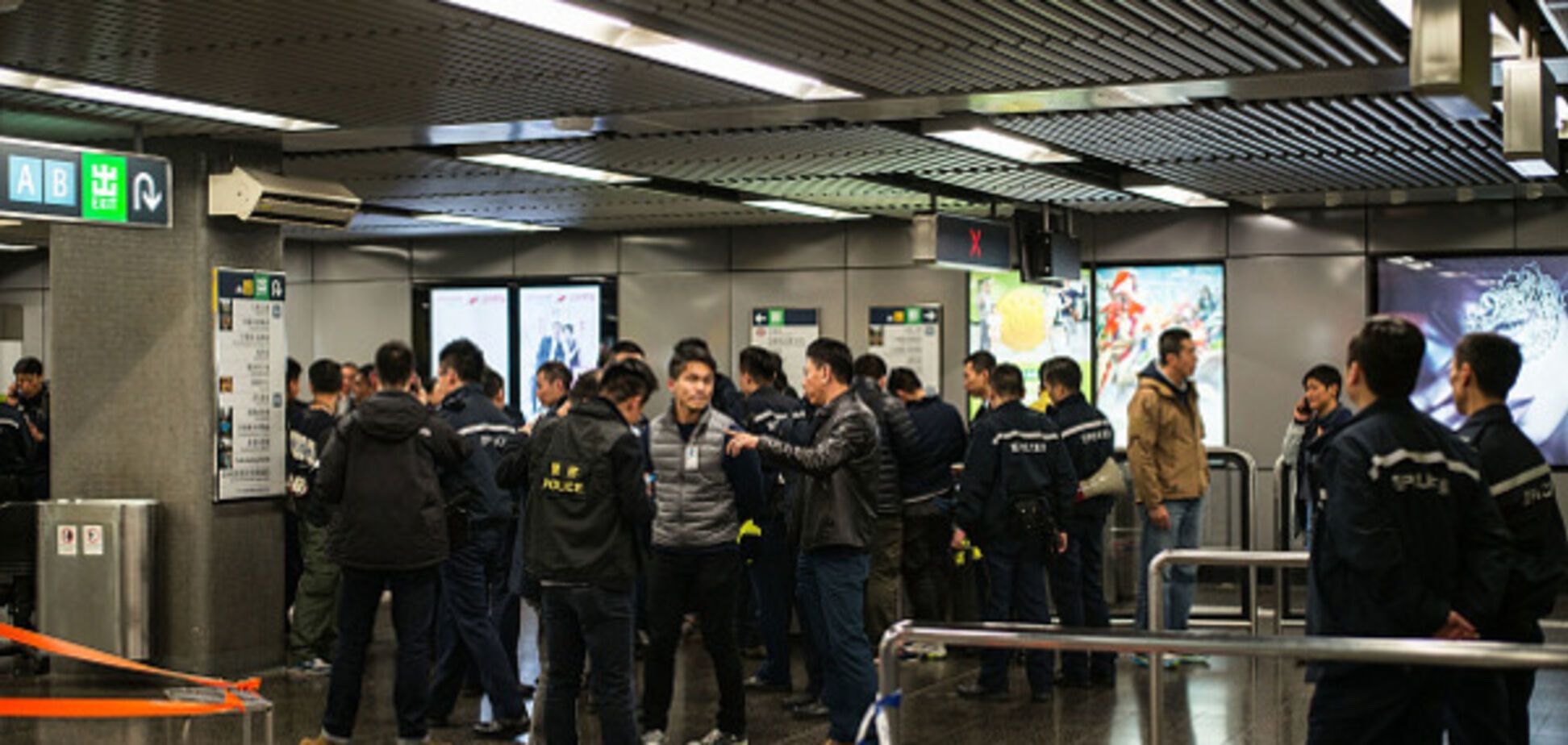 Мужчина поджег себя в метро в Гонконге