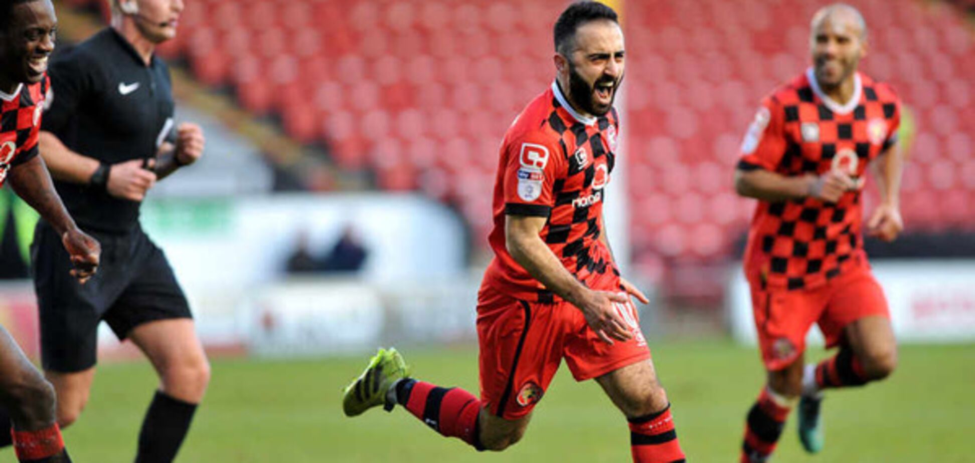 Турецький футболіст забив шедевральний 30-метровий гол в Англії