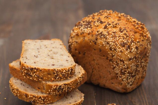 Запорожанка едва не полакомилась хлебом с металлической начинкой (ВИДЕО)