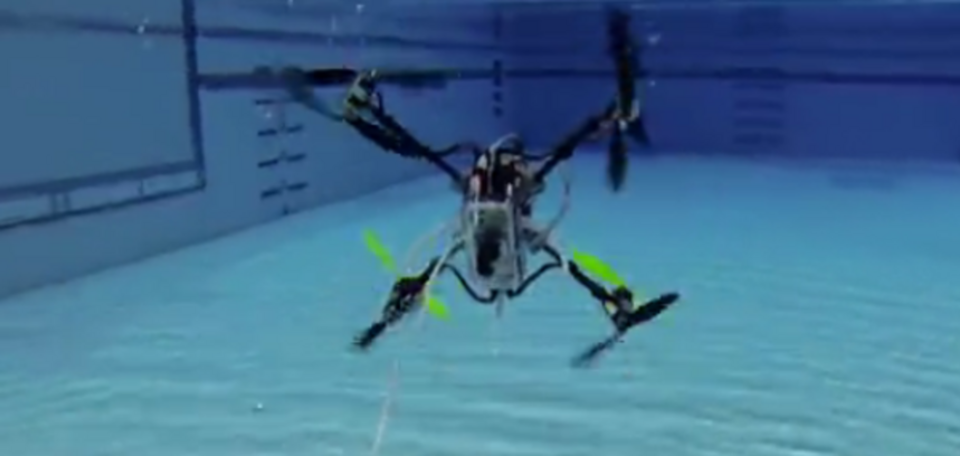 беспилотник под водой