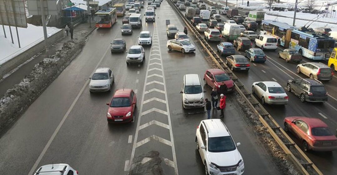 Самомойка автомобиля рядом Самомойка автомобиля рядом