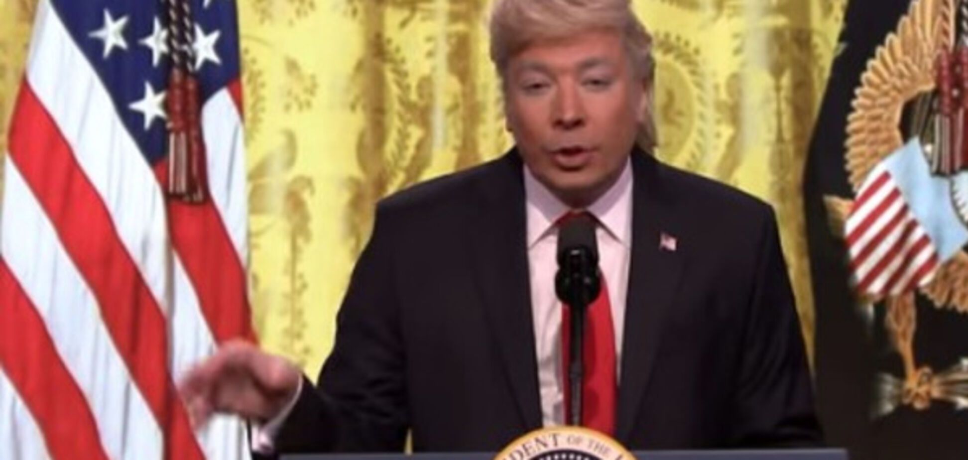 Джимми Фэллон в образе Трампа