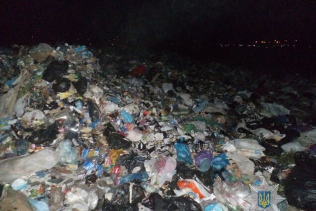 В Запорожье завезли тонны мусора из Львова (ФОТО)