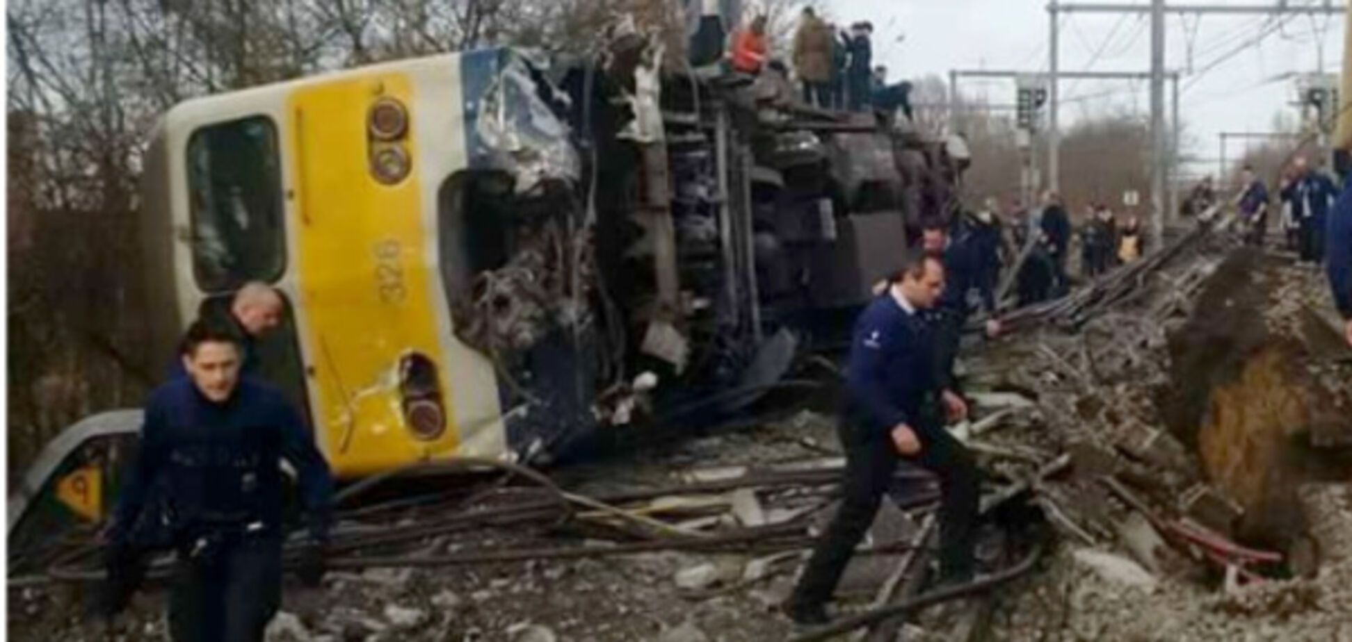 В Бельгии поезд сошел с рельсов