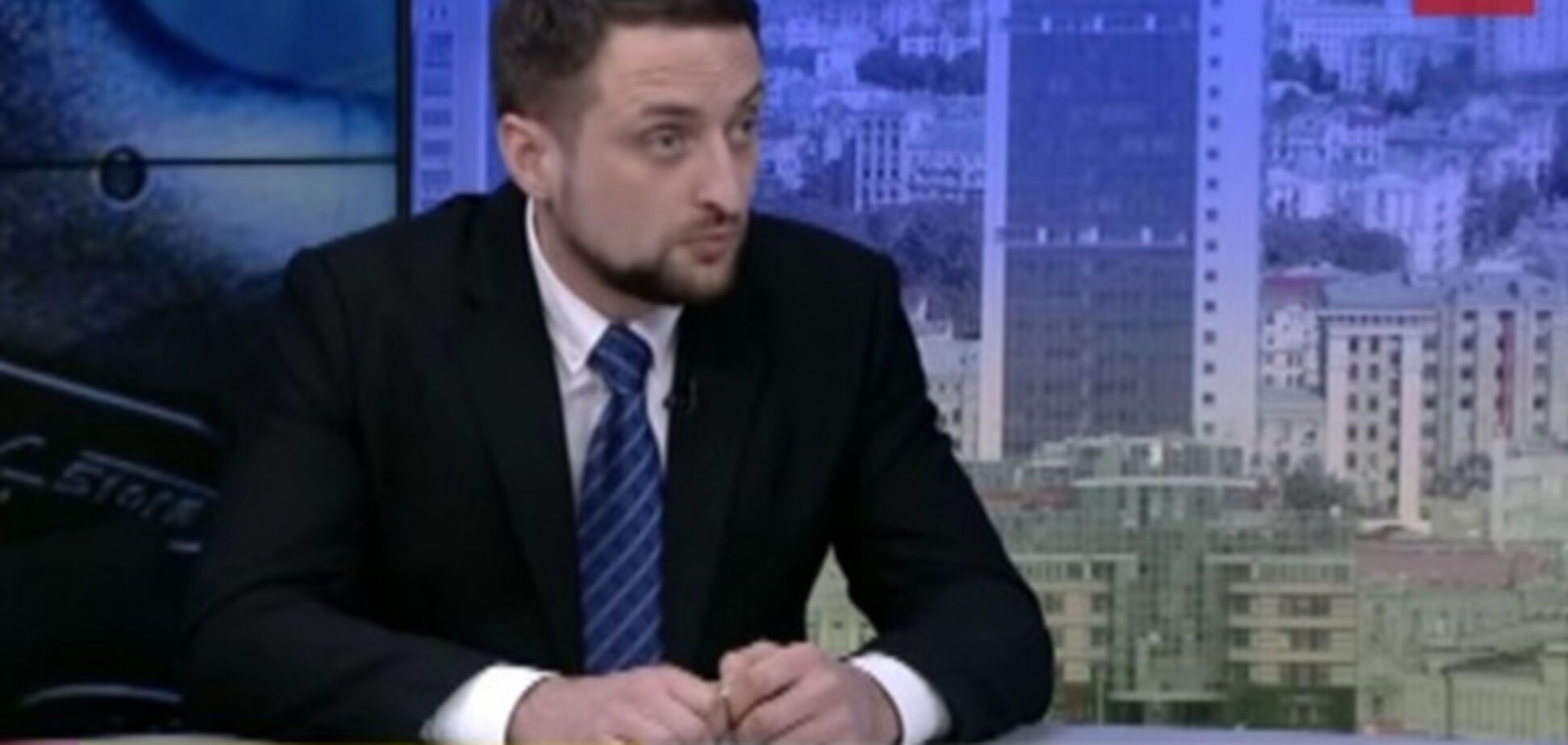 Міністр Аваков, даруючи зброю цивільним, порушує закон