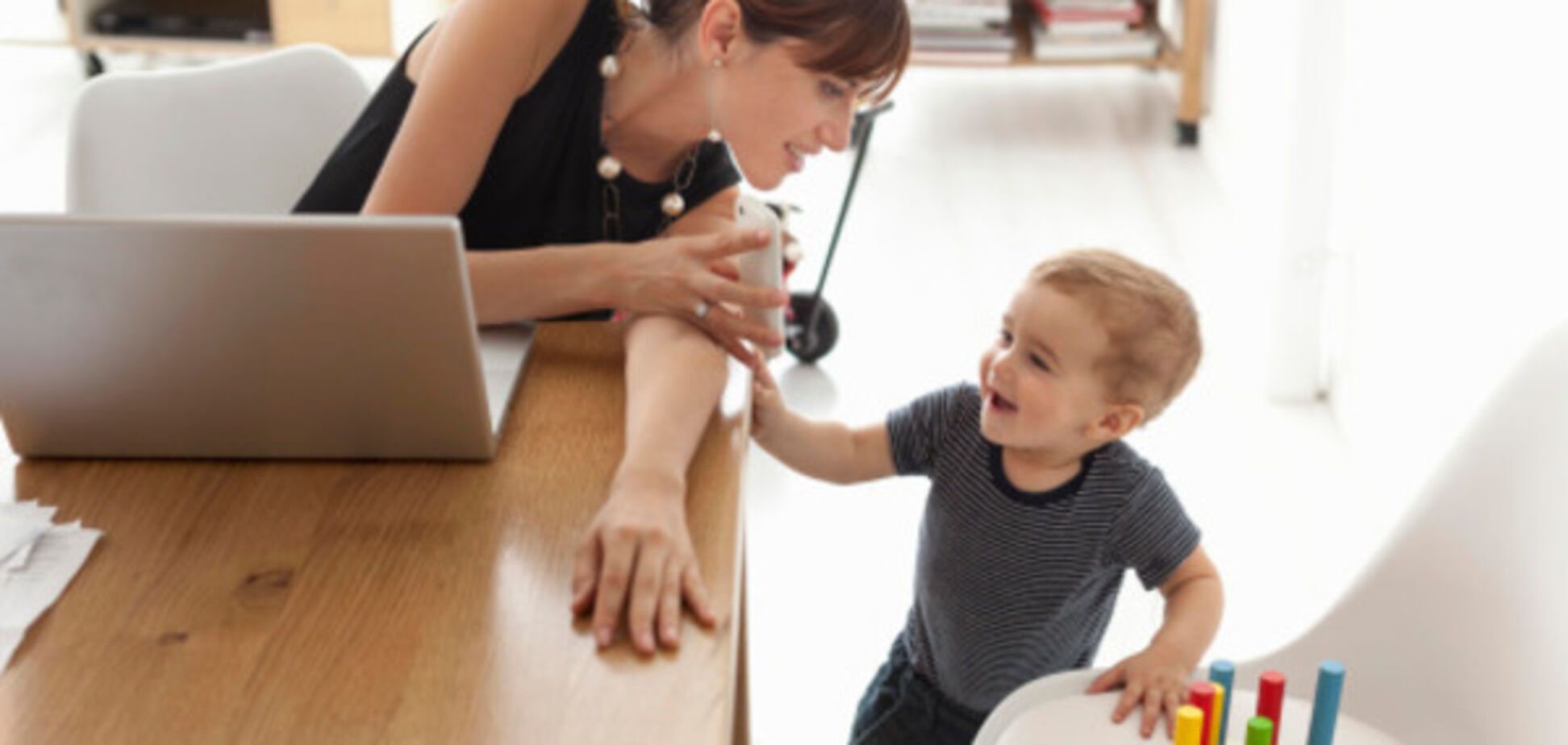 Как совместить работу и материнство: известный психолог дала простые советы