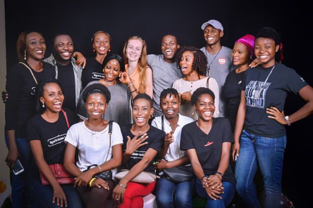 Саша Папченко с жителями Лагоса