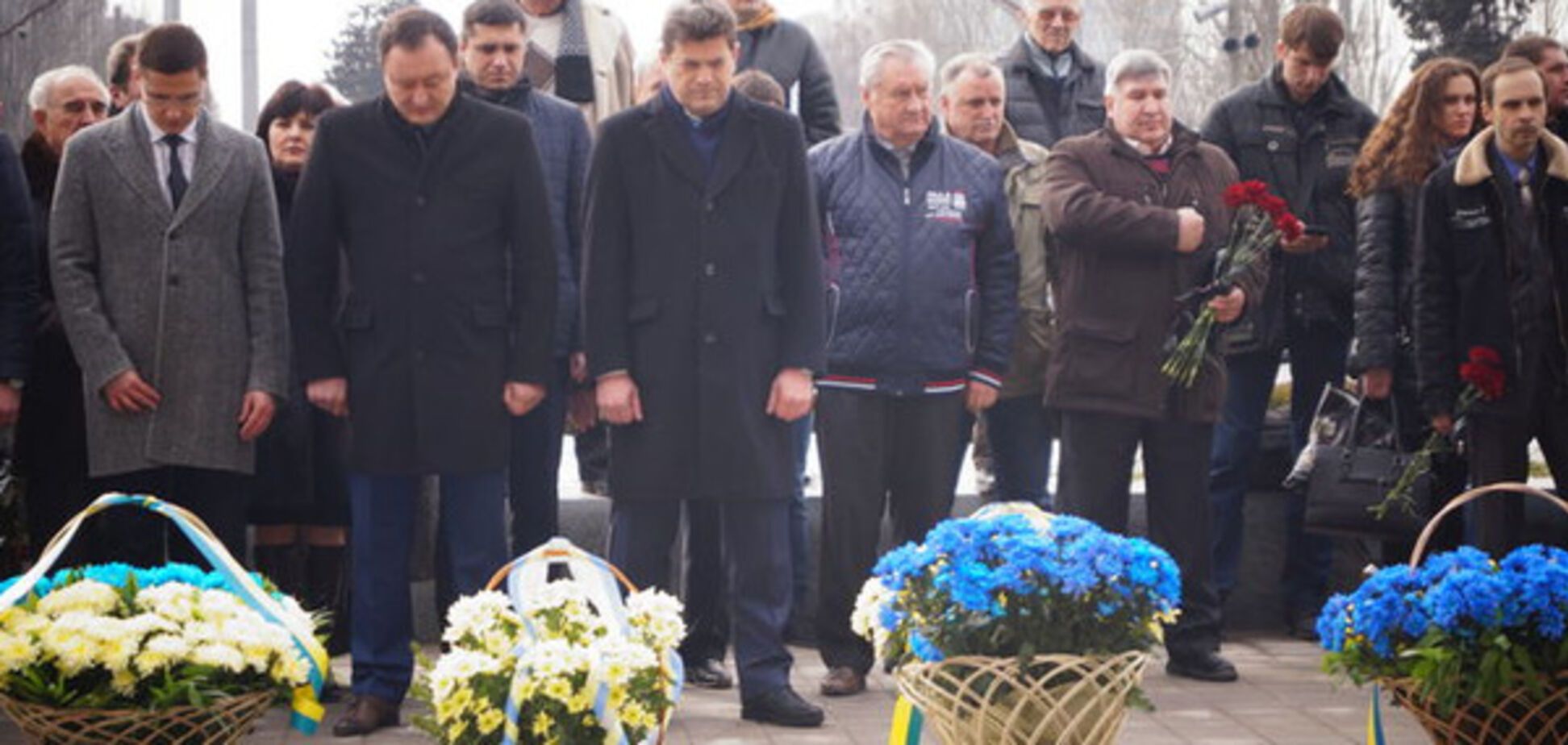 Запорожцы почтили память героев Небесной сотни (ФОТО)