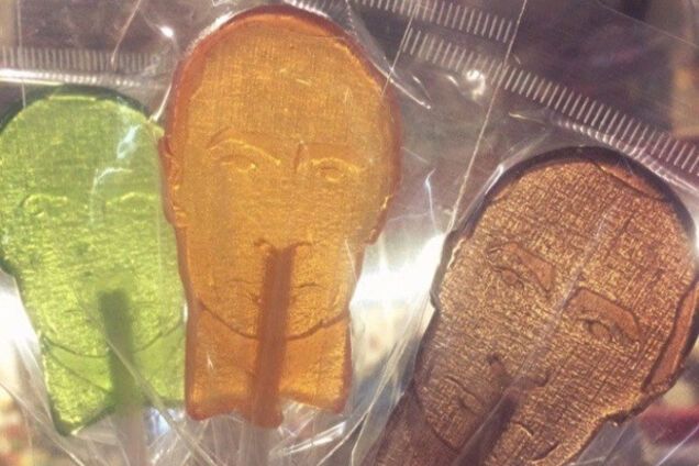 Возьми и пососи: в России появились леденцы в виде головы Путина. Фотофакт