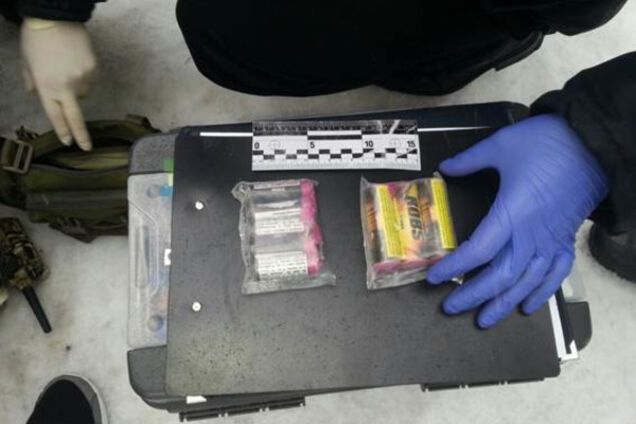 Петарды и взрывпакет