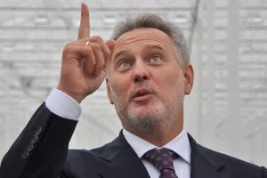 Как Фирташ скупил мир