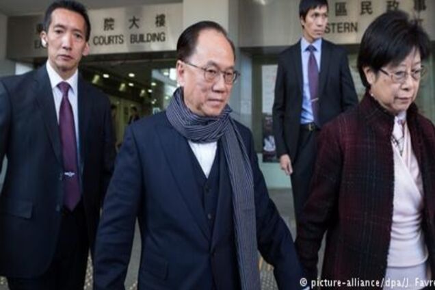 Екс-главу адміністрації Гонконгу засудили до 20 місяців ув'язнення