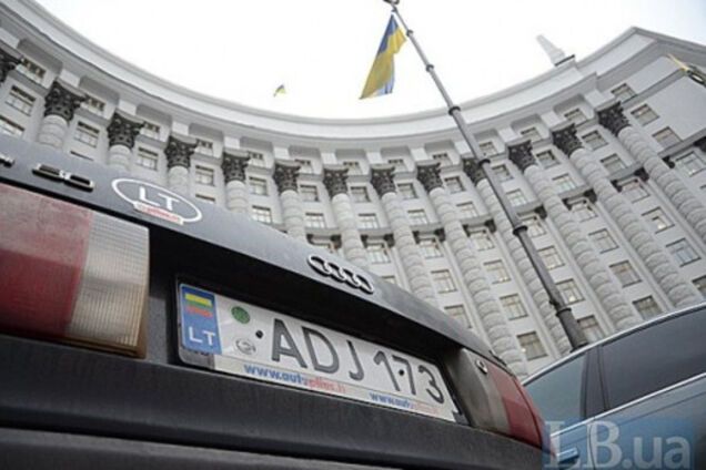 Ввезення авто з іноземною реєстрацією: пора розвантажити кордон