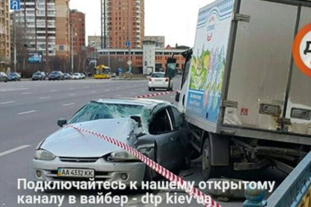 Возле метро Печерская в Киеве произошло масштабное ДТП