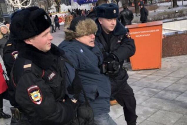 Боевик 'ДНР' устроил драку в Москве на марше памяти Немцова