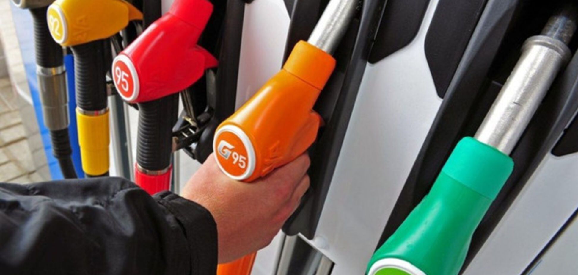 СМИ: на Позняках незаконно блокируют строительство