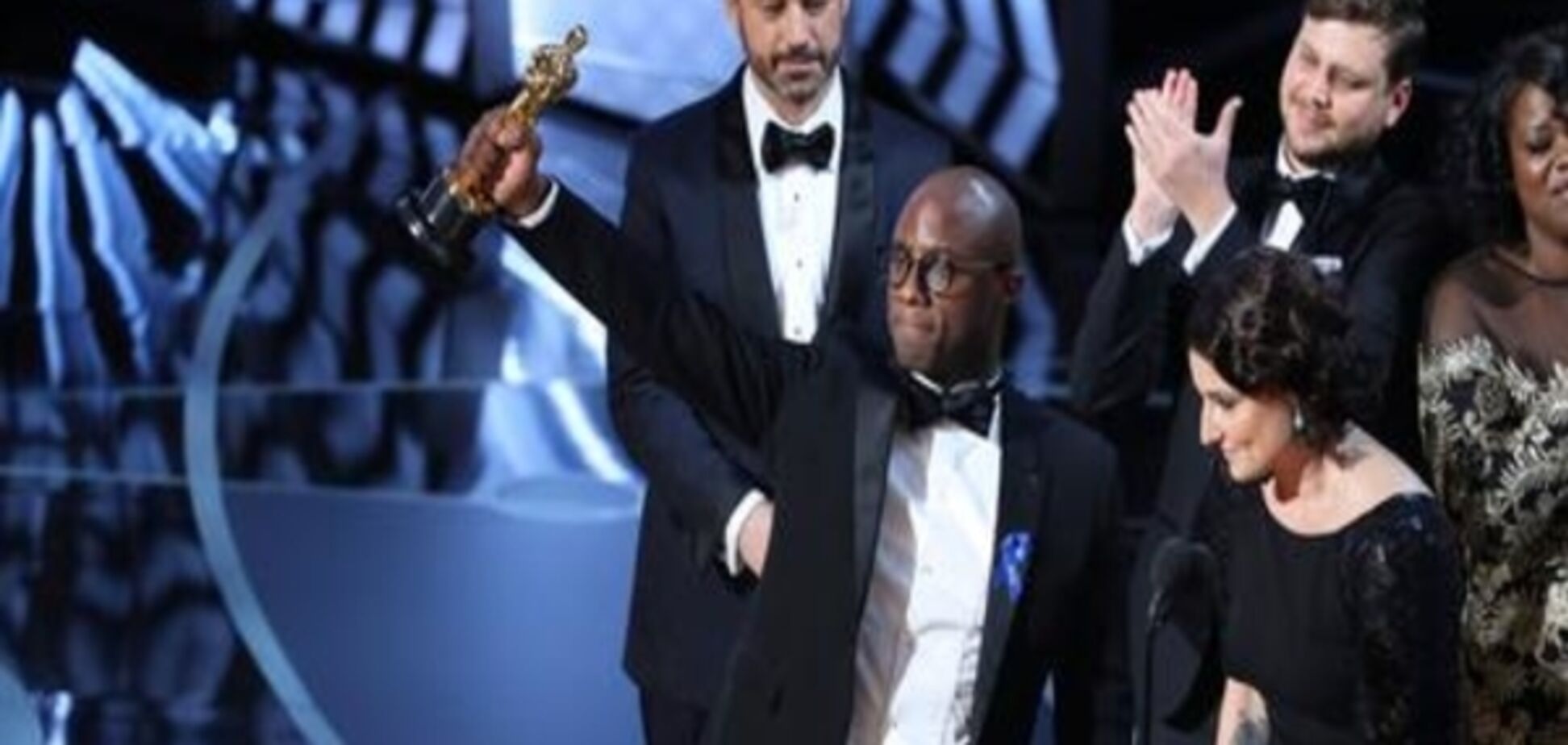 Драма 'Місячне сяйво' 'відібрала' 'Оскар' у мюзиклу 'Ла-Ла Ленд'