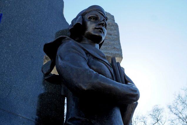 Памятник Телиге