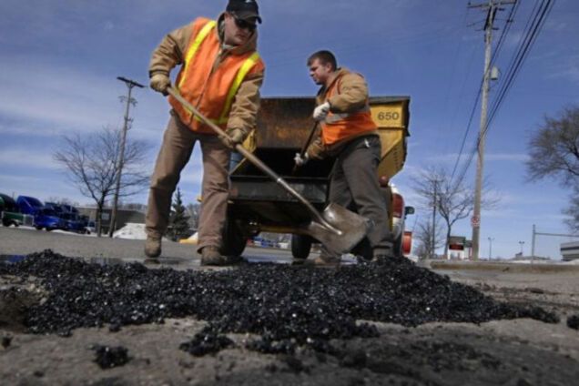 Запорожцев проинформировали о состоянии дорог