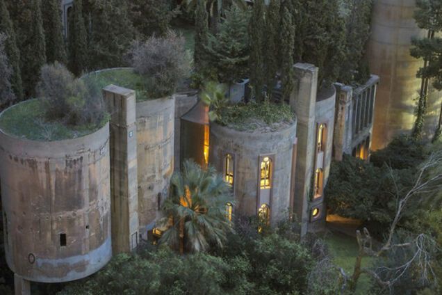 Бывший цементный завод превратили в особняк