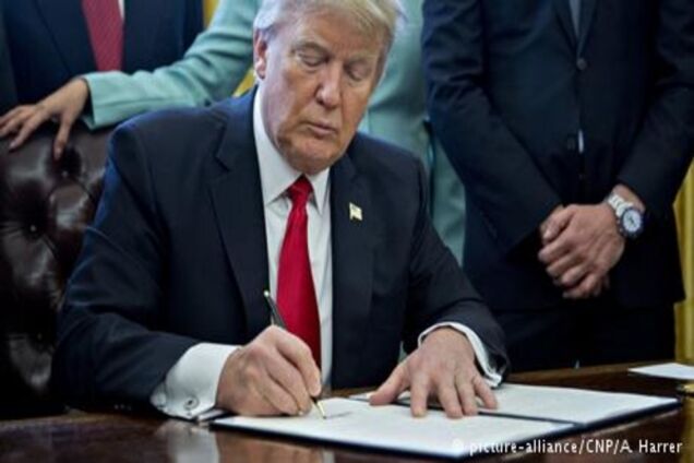 Трамп підписав декрети про дерегуляцію фінансової сфери