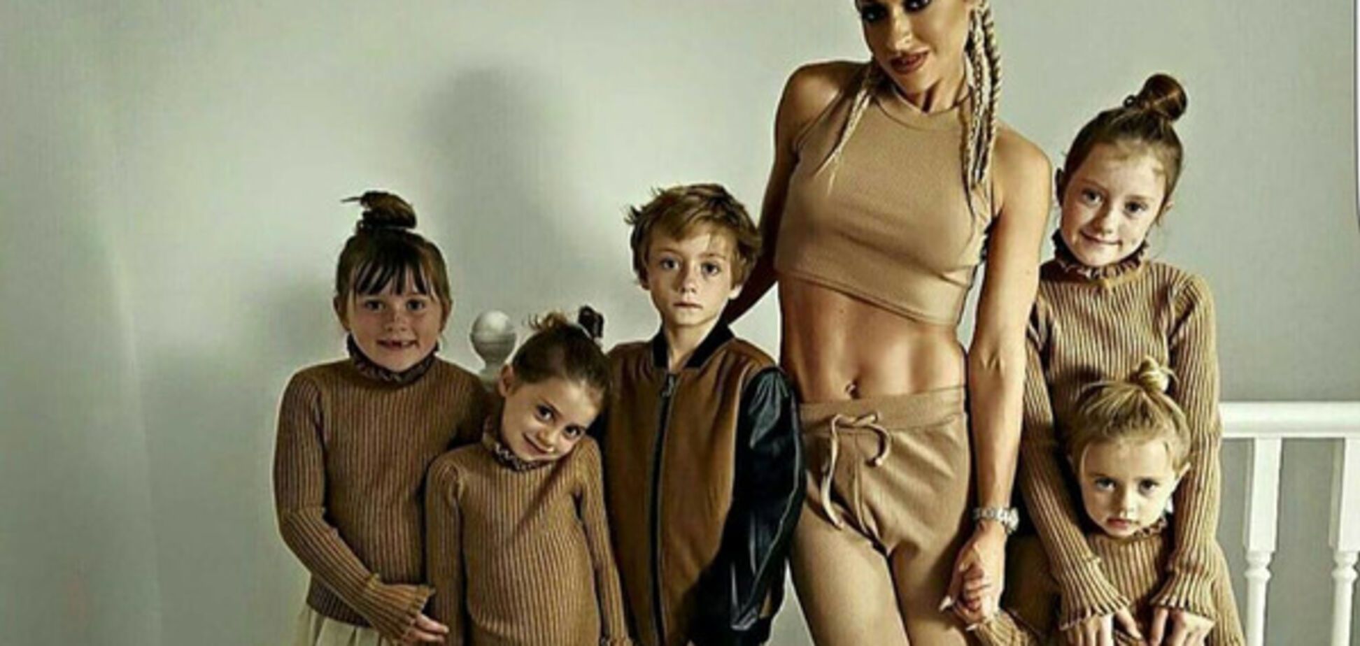 Симон Гейтли с детьми