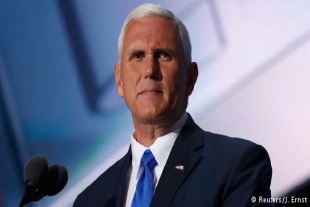 Майк Пенс: США слідкують за ситуацією на Донбасі