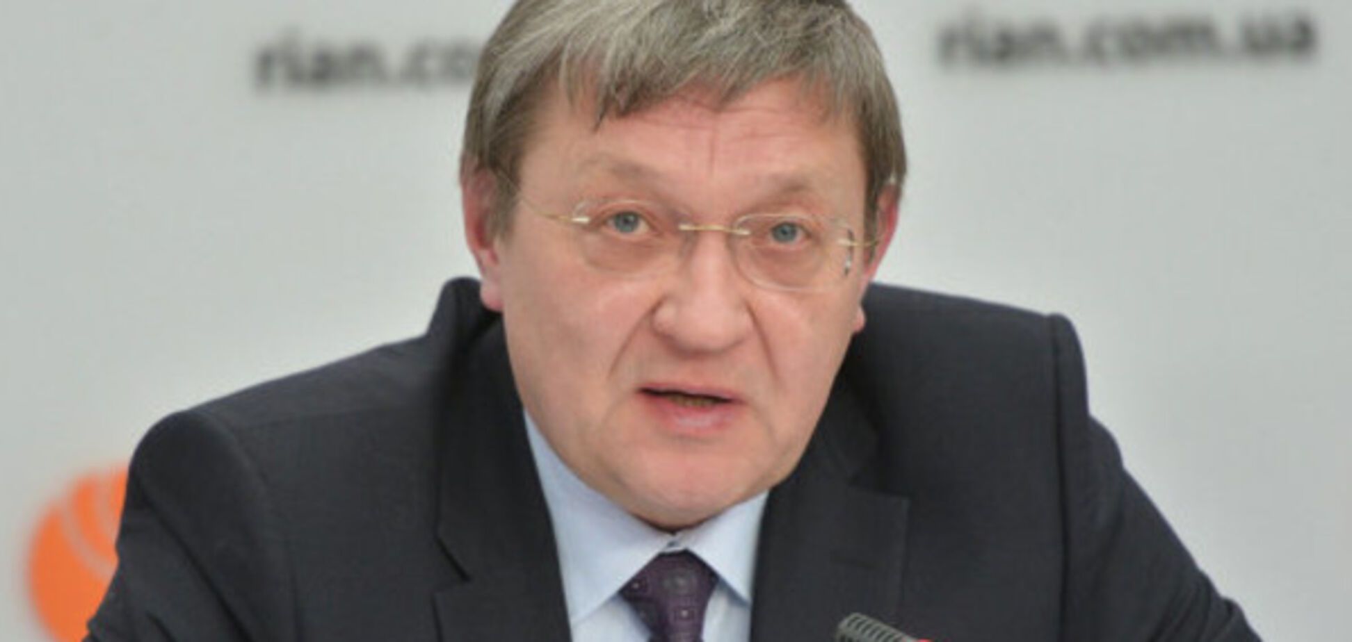 Суслов: нужно силовым методом разблокировать поставки угля из Донбасса