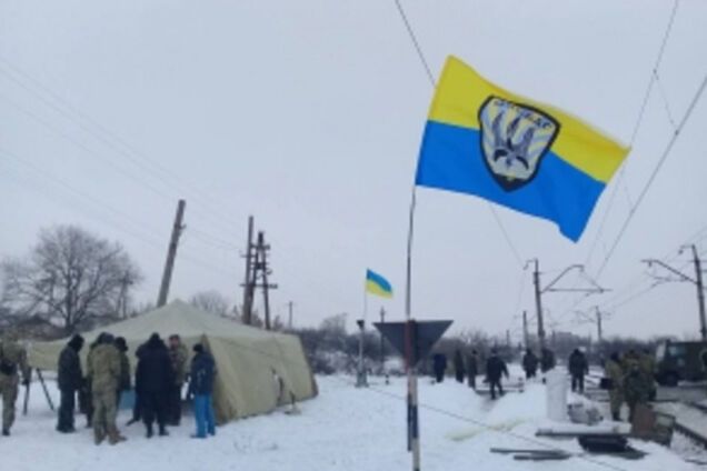 В блокаде Донбасса принимают участие мародеры и 'крышеватели' – нардеп Мельничук