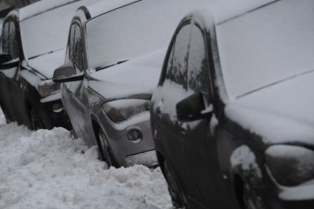 Сильная метель привела к транспортному коллапсу