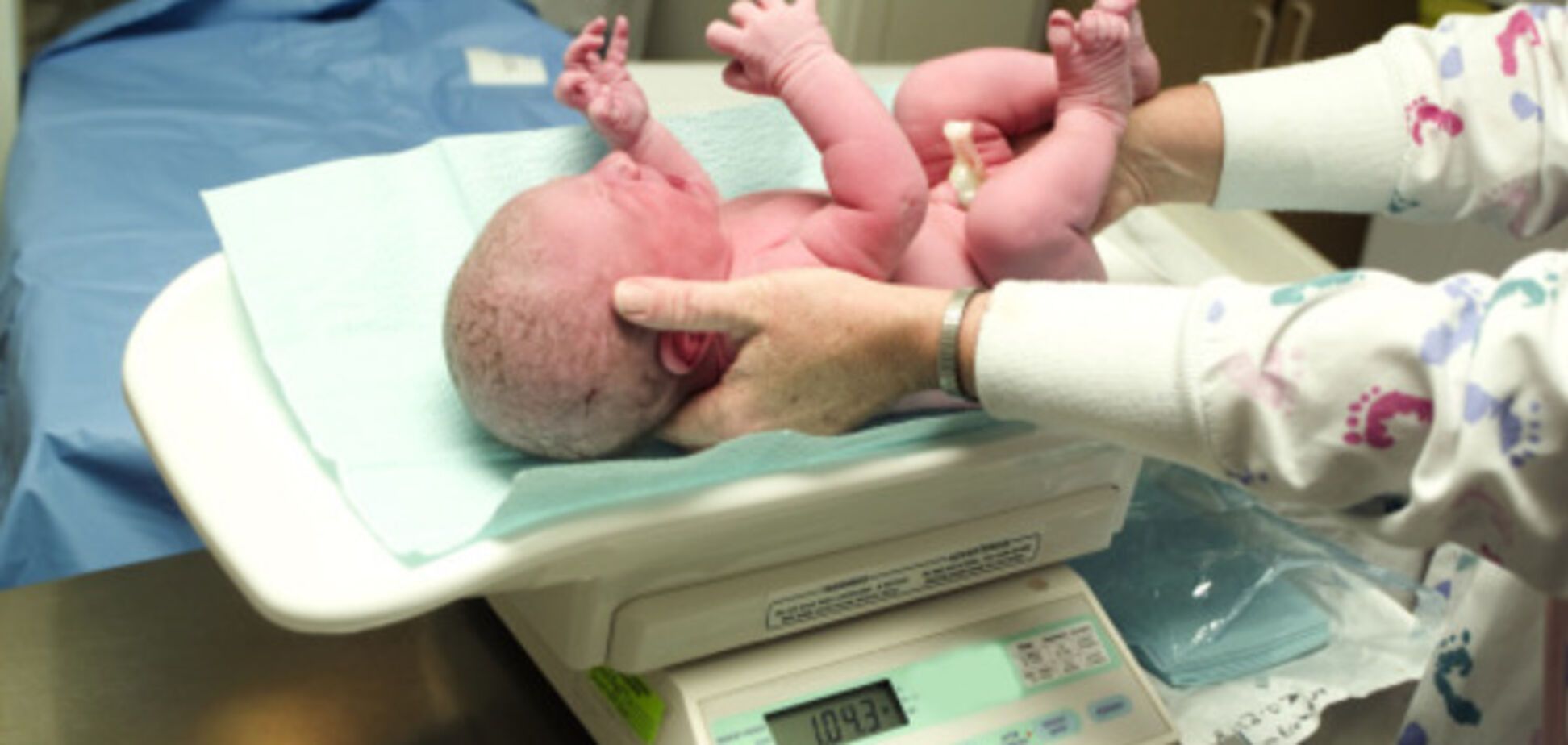 Ученые выяснили неожиданную причину низкого веса новорожденных
