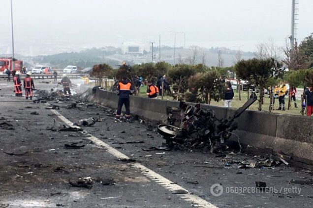 В Стамбуле вертолет с россиянами рухнул на трассу: все подробности