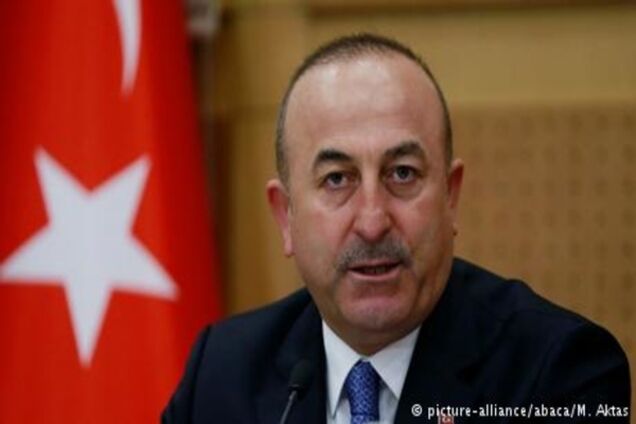 Нідерланди відмовили главі МЗС Туреччини у в'їзді