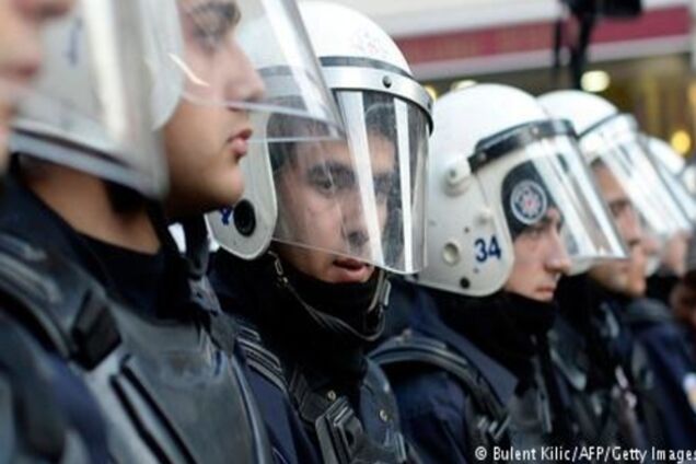 У Туреччині заблоковано дипломатичні установи Нідерландів