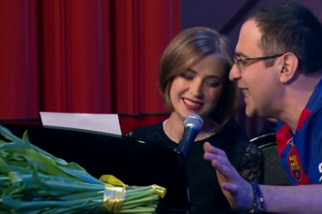 Поклонская играет