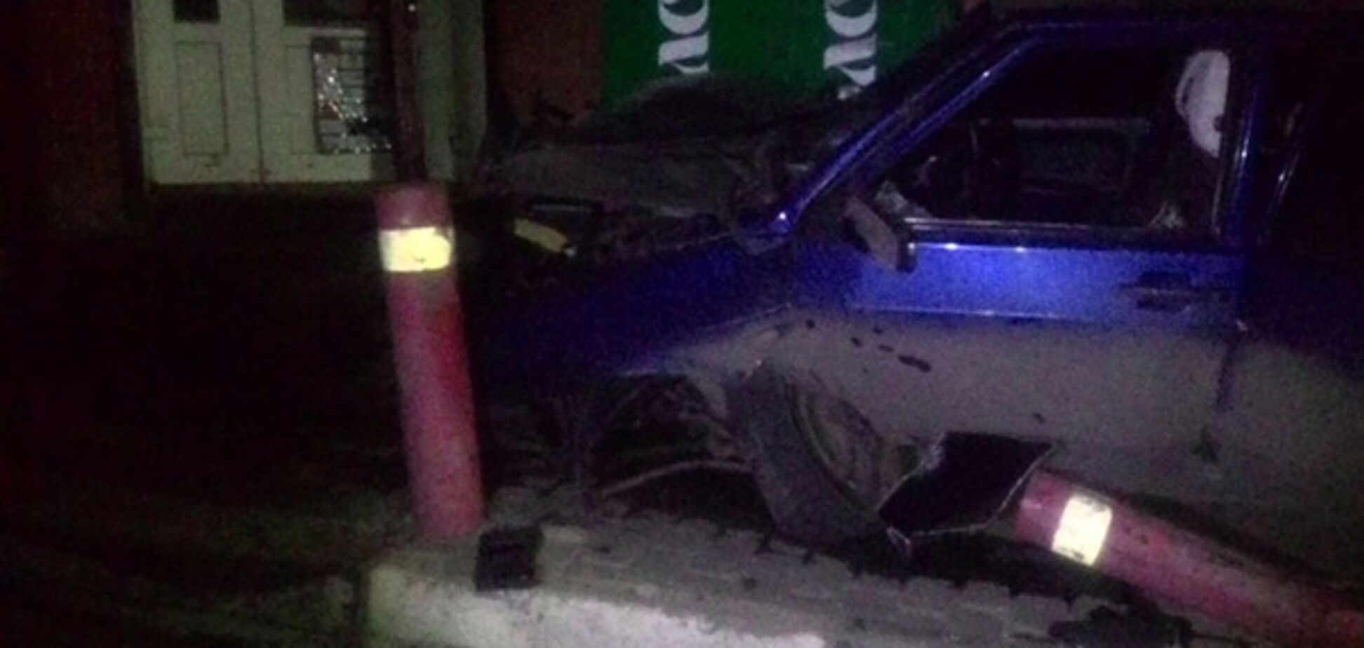 Есть погибший: под Харьковом пьяный водитель въехал в остановку и сбежал с места ДТП