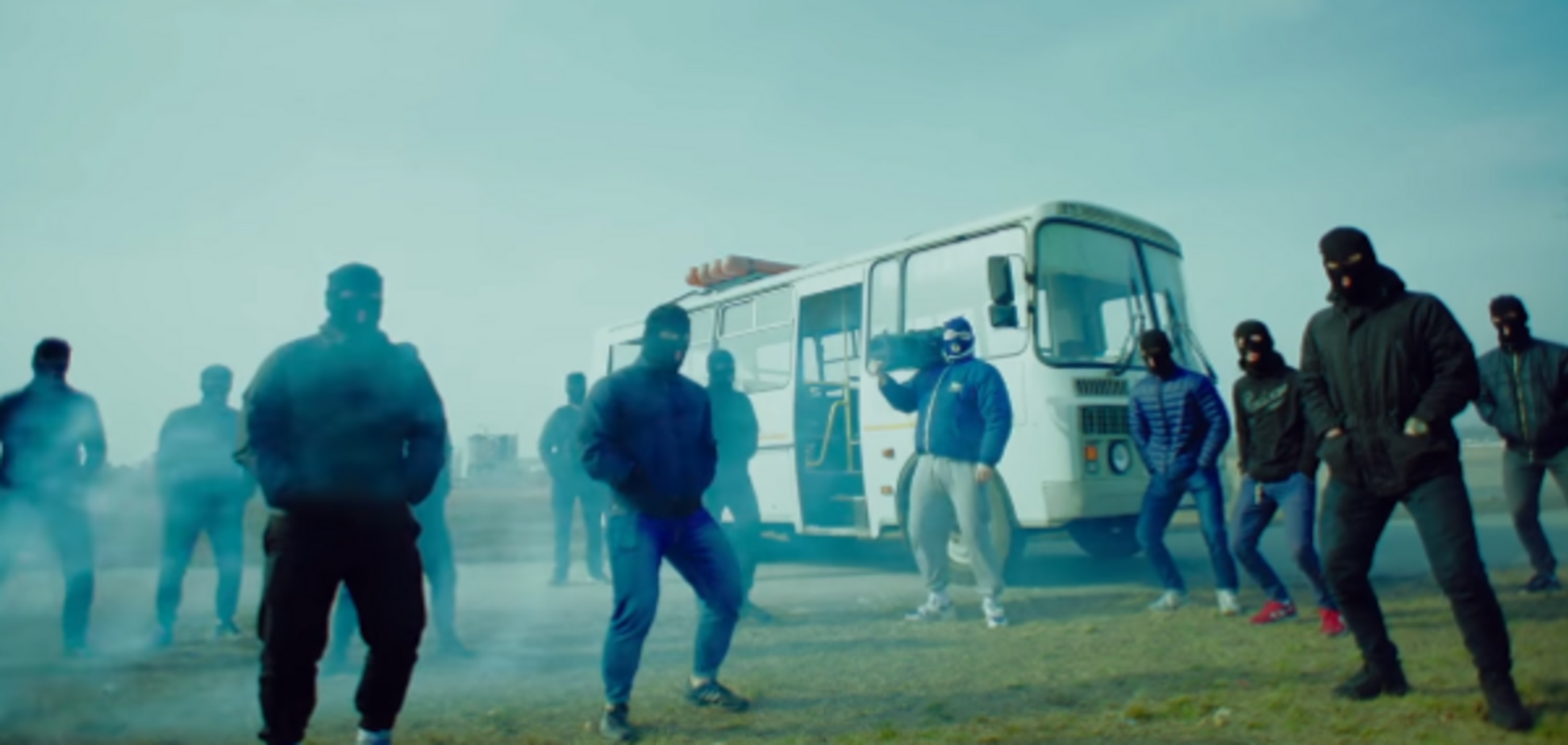 Кадр из клипа группы \'Грибы\' \'Тает Лед\'