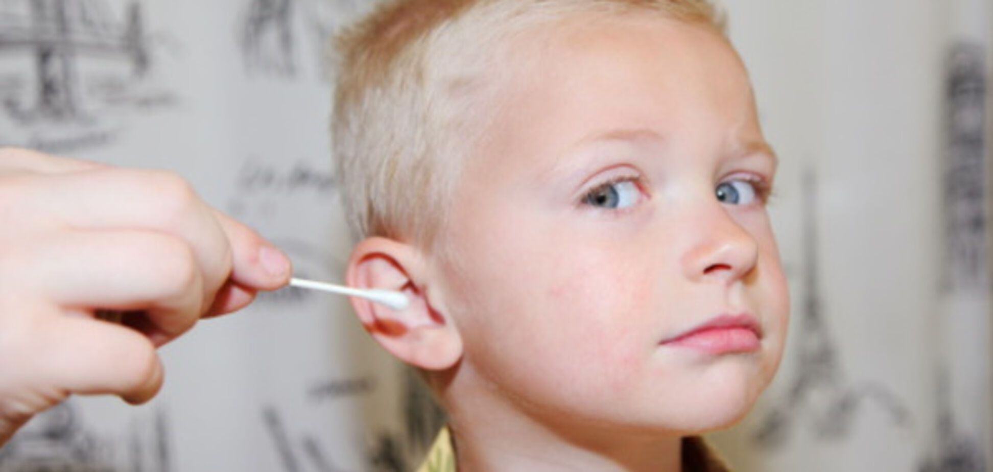 'Можливо, вас це шокує': лікар-отоларинголог про правила чищення вух