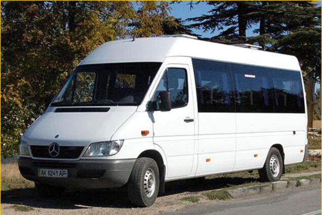 В Киеве рядом с метро угнали 'маршрутку': выяснились курьезные подробности