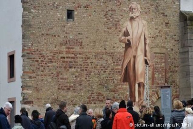 У німецькому Трірі встановлять 6-метрову китайську статую Карла Маркса