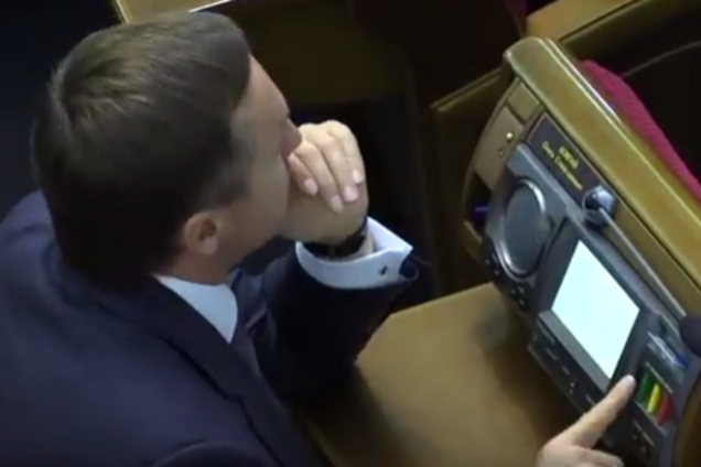 Бандуров занимается кнопкодавством